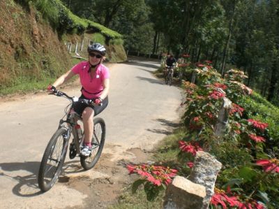 Yvonne Knowles Cycling on the  tour with redspokes